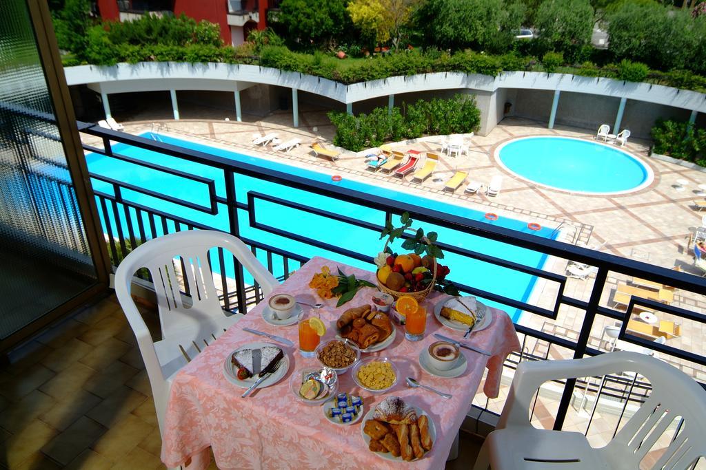 Hotel Residence Holiday Sirmione Ngoại thất bức ảnh